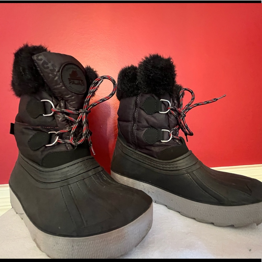 Pajar snow boots, size 10